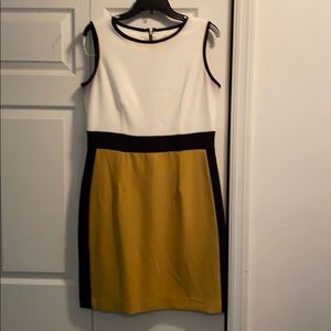 Sandra Darren form fitting dress